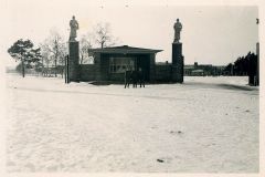 Brama-glowna-zima