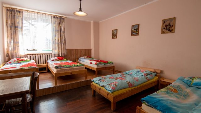 Hostel – „Cztery pory roku”